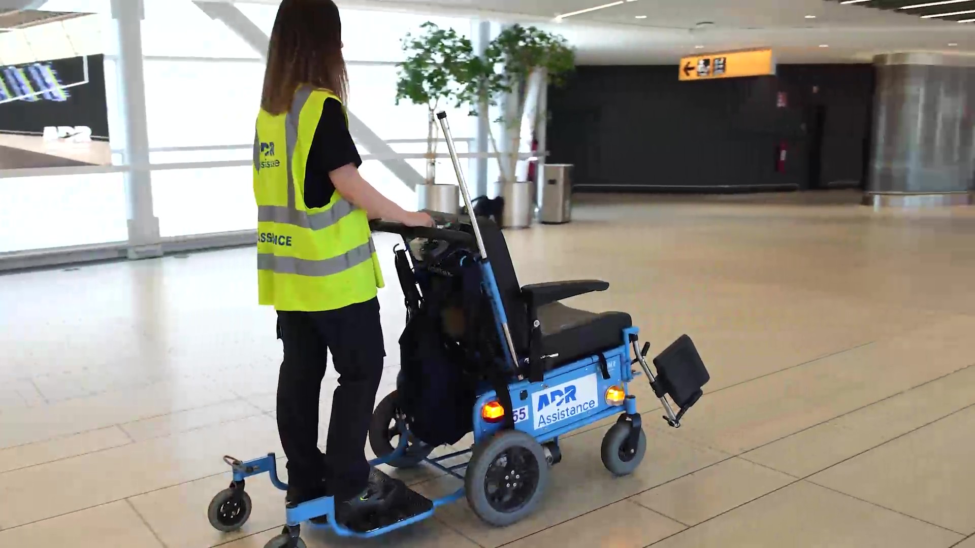 Motorized wheelchair Skyway